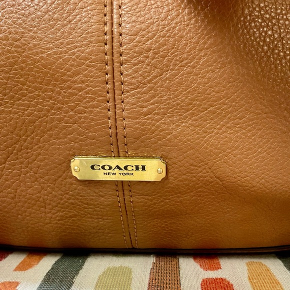COACH Avery Tan Pebble Leather Hobo Shoulder Bag with Gold Hardware MSRP $398! - Picture 3 of 16